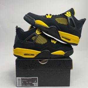 Nike Air Jordan 4 Retro GS “Thunder/Tour Yellow” 2023